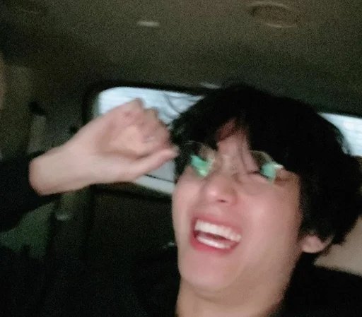 Стикер taehyung bts