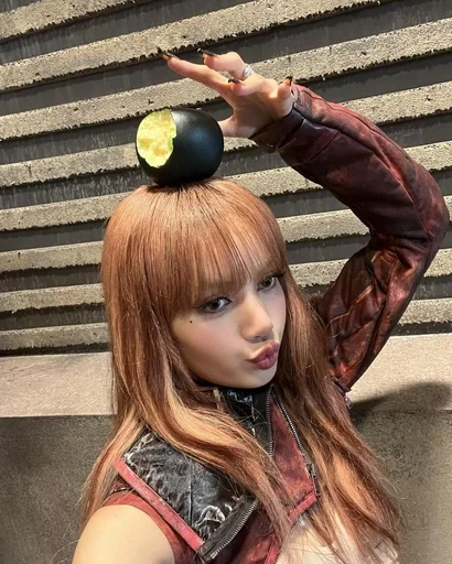 Стикер lisa blackpink