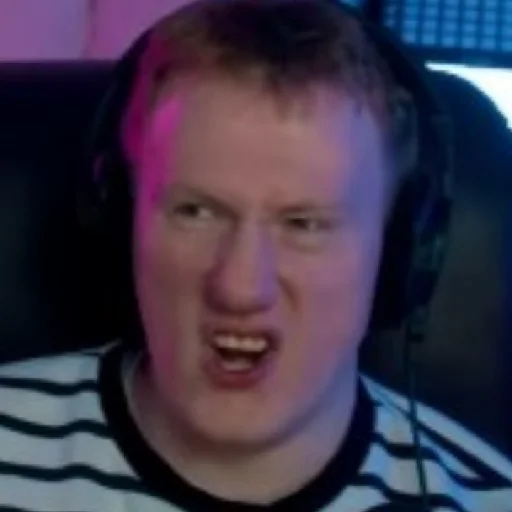 Стикер Данилка какашин