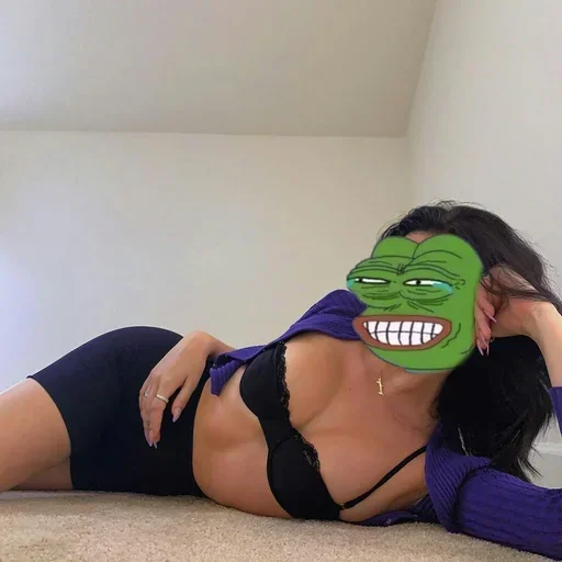 Стикер Девушка Пепе