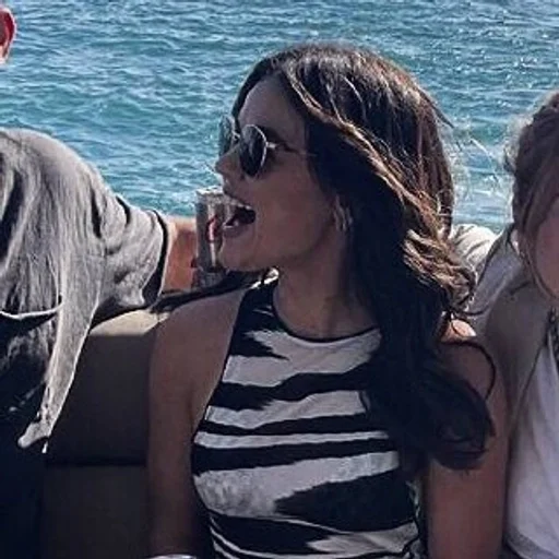 Стикер Lucy Hale