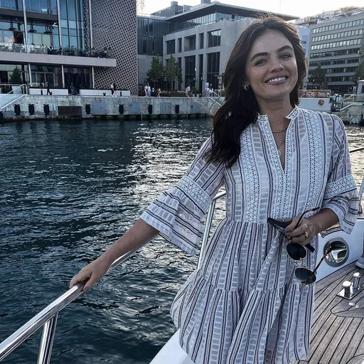 Стикер Lucy Hale