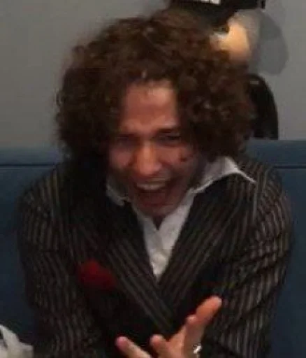 Стикер Жожо и Некончай