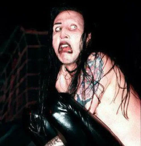 Стикер M.Manson 🥵