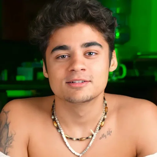 Стикер Любимые кдм 💘