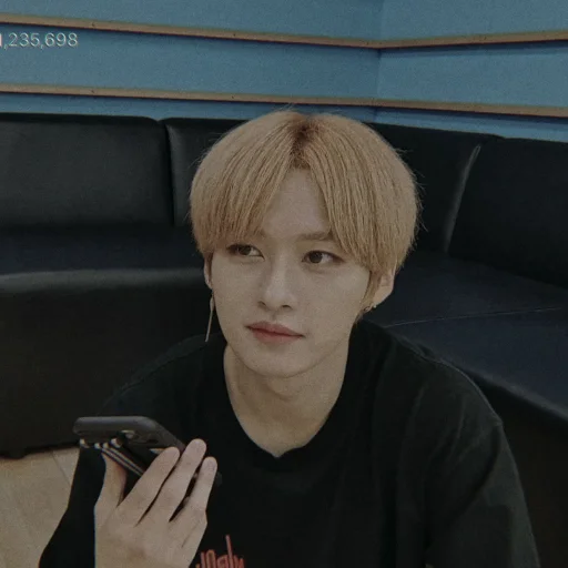 Стикер lee know