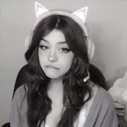 Стикер Hannah Owo