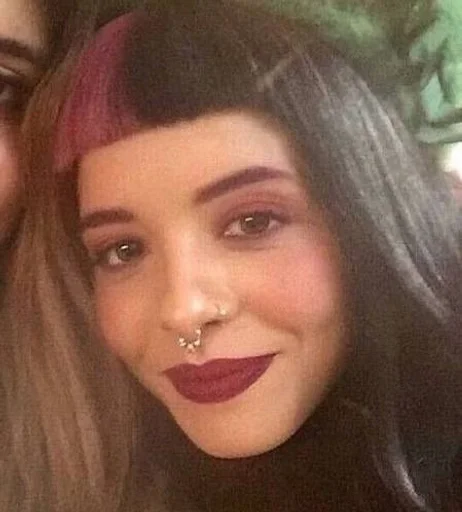 Стикер Melanie Martinez