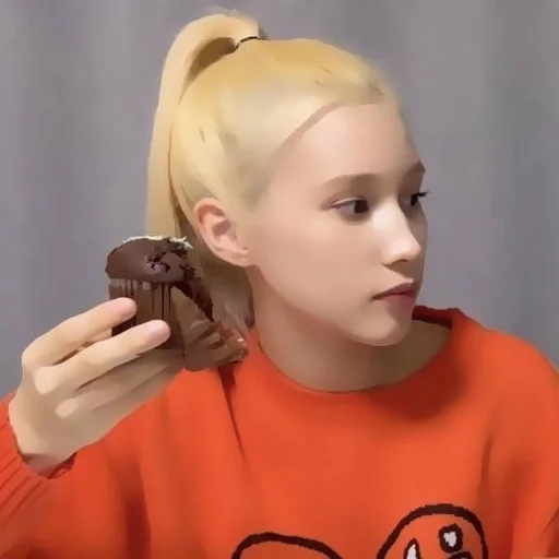 Стикер Huening Bahiyyih