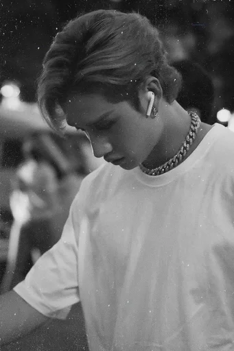 Стикер чб bang chan