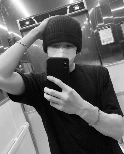 Стикер чб bang chan