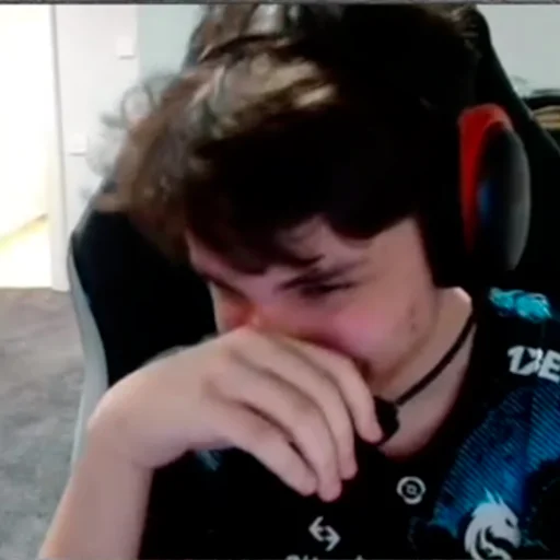 Эмодзи denis larl