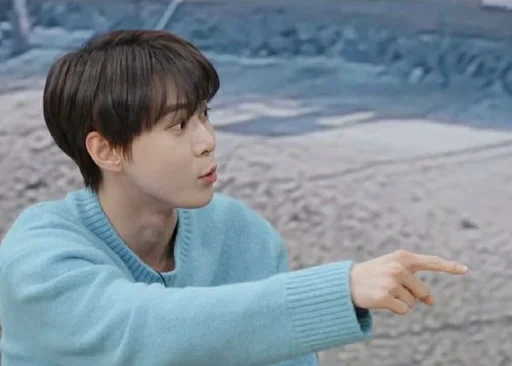 Стикер Doyoung