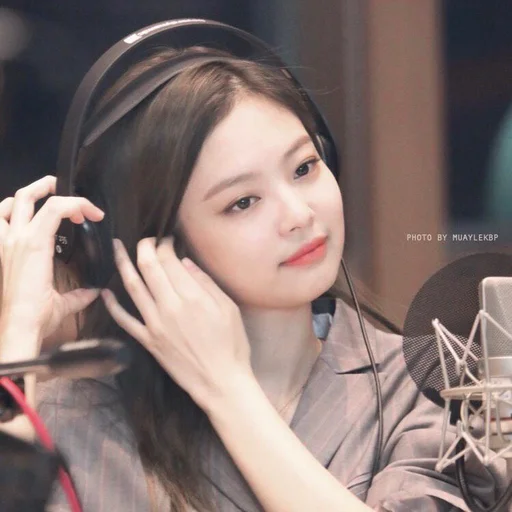 Стикер DBW Jennie