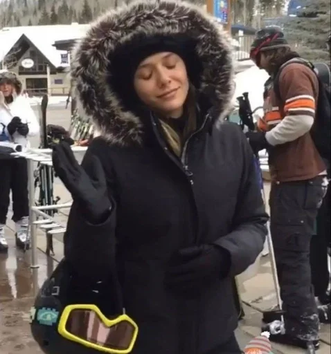 Стикер Elizabeth Olsen