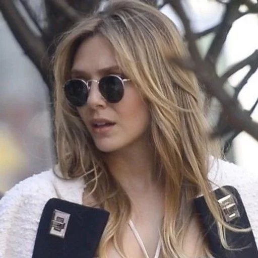 Стикер Elizabeth Olsen
