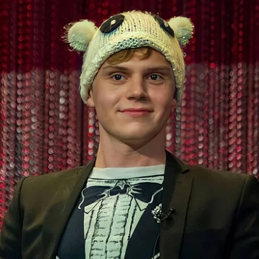 Стикер Эван Питерс