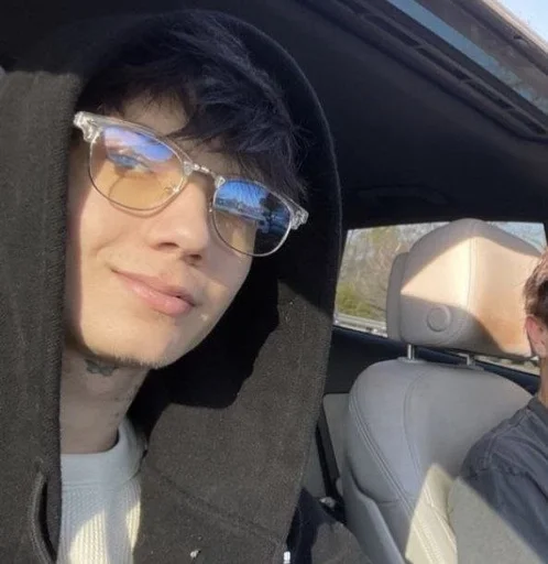 Стикер джей