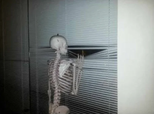 Стикер хто я?