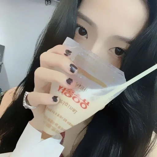 Стикер jisoo kim