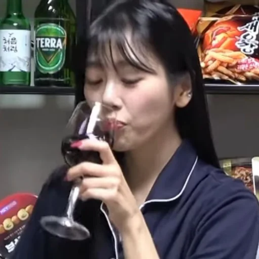 Стикер Джію топ!