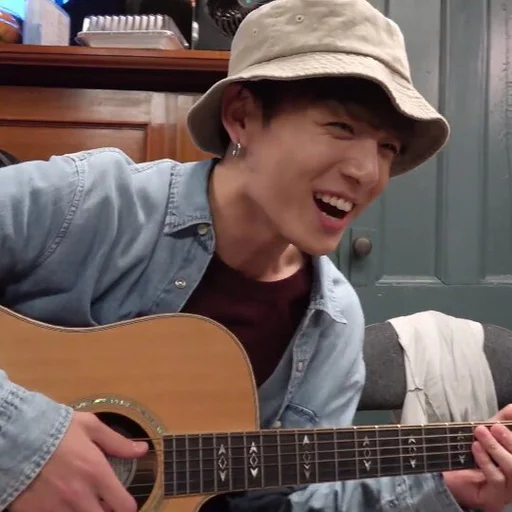 Стикер justins home