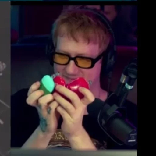 Стикер данил кашин