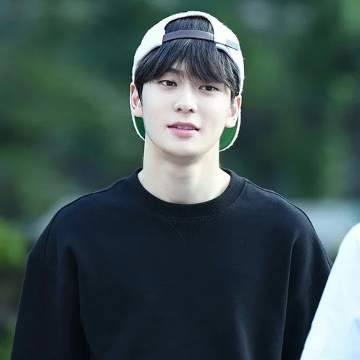 Стикер bara ganteng