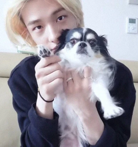 Стикер HYUNJIN