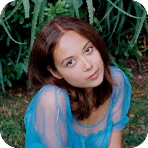 Стикер Laufey | Лэй Вэй