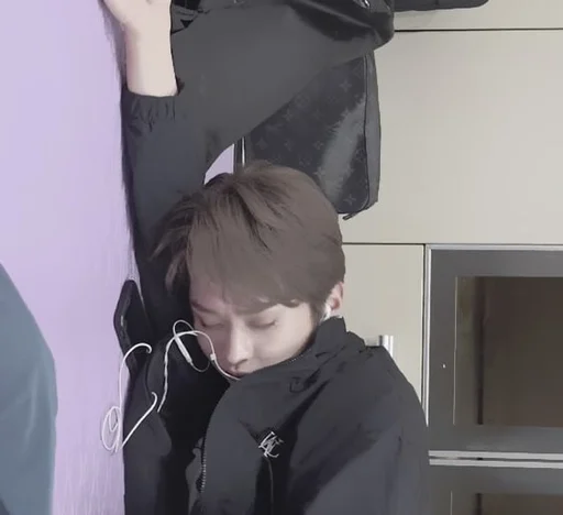 Стикер lee minho