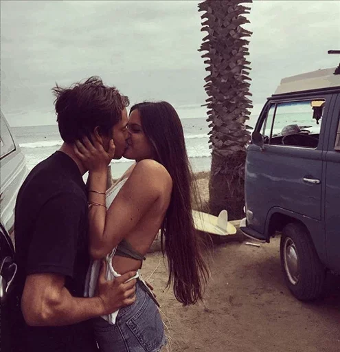 Стикер Лови сердечко