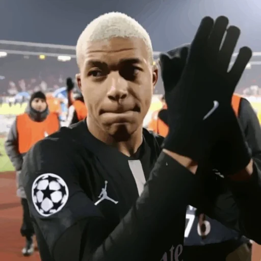 Стикер Kylian Mbappe