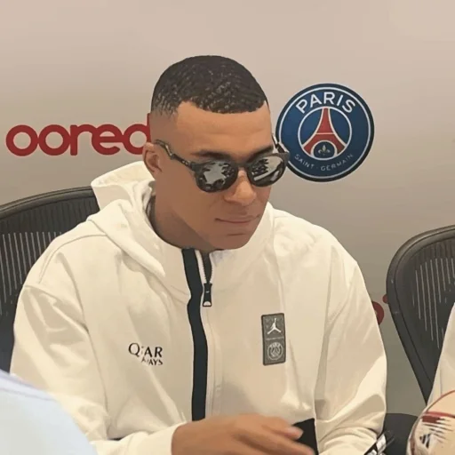 Стикер Kylian Mbappe