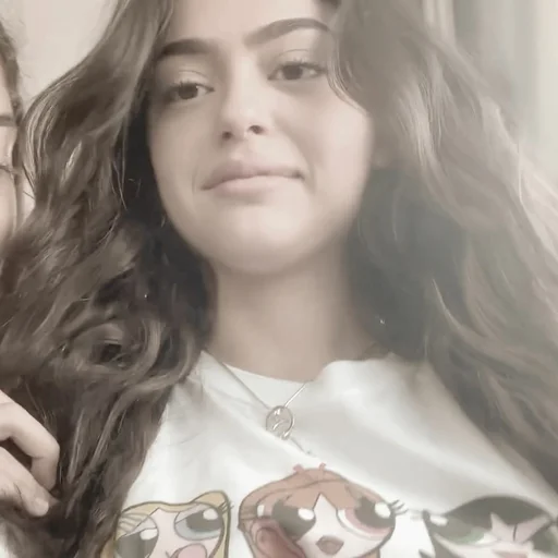 Стикер Madison Beer