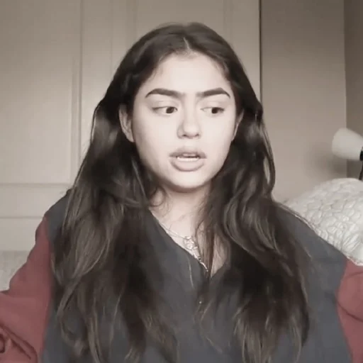 Стикер Madison Beer