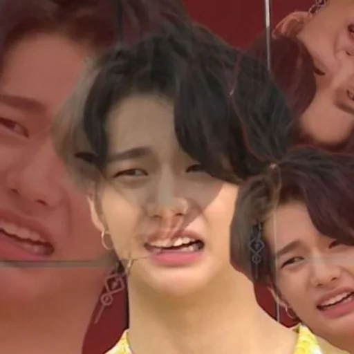 Стикер hyunjin