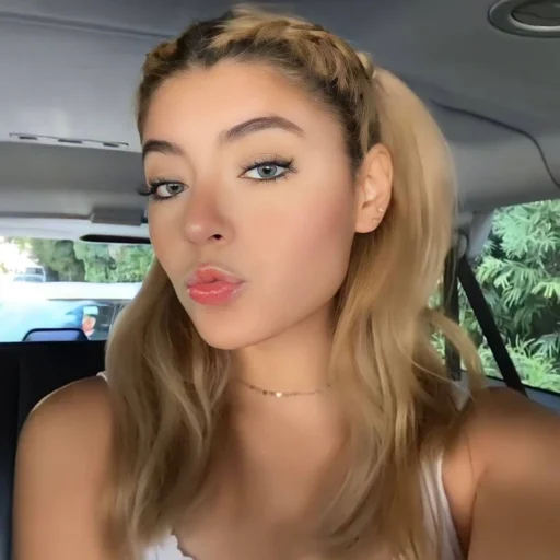 Стикер Sabrina Quesada