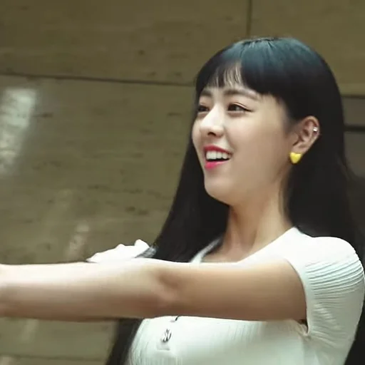 Стикер itzy yuna