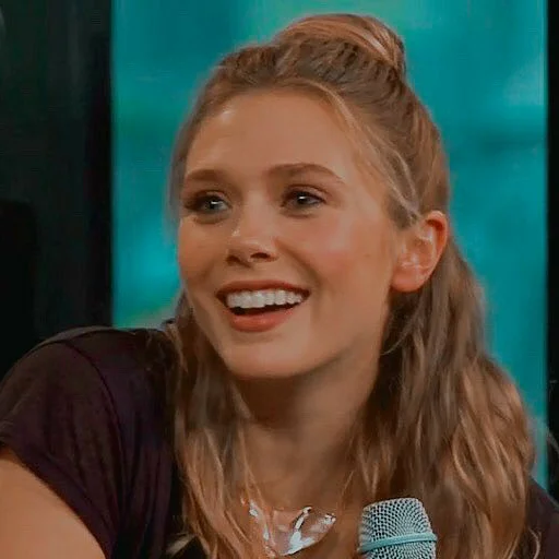 Стикер Elizabeth Olsen/Wanda Maximoff