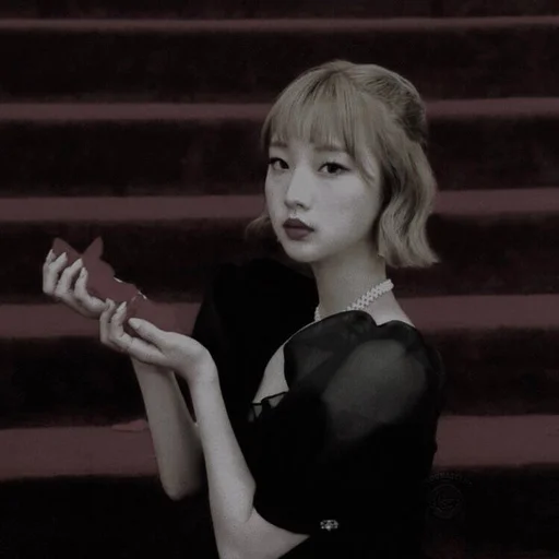 Стикер yeojin loona