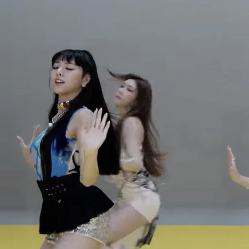 Стикер yuna itzy meme face