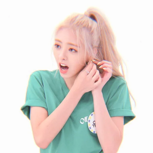 Стикер Velan Yuna